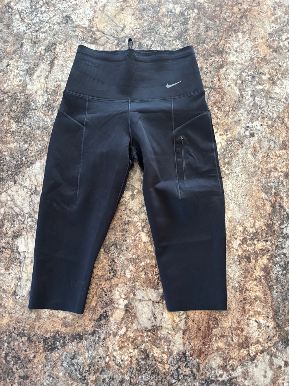 Nike Black Cropped High-Rise Performance Capri Leggings